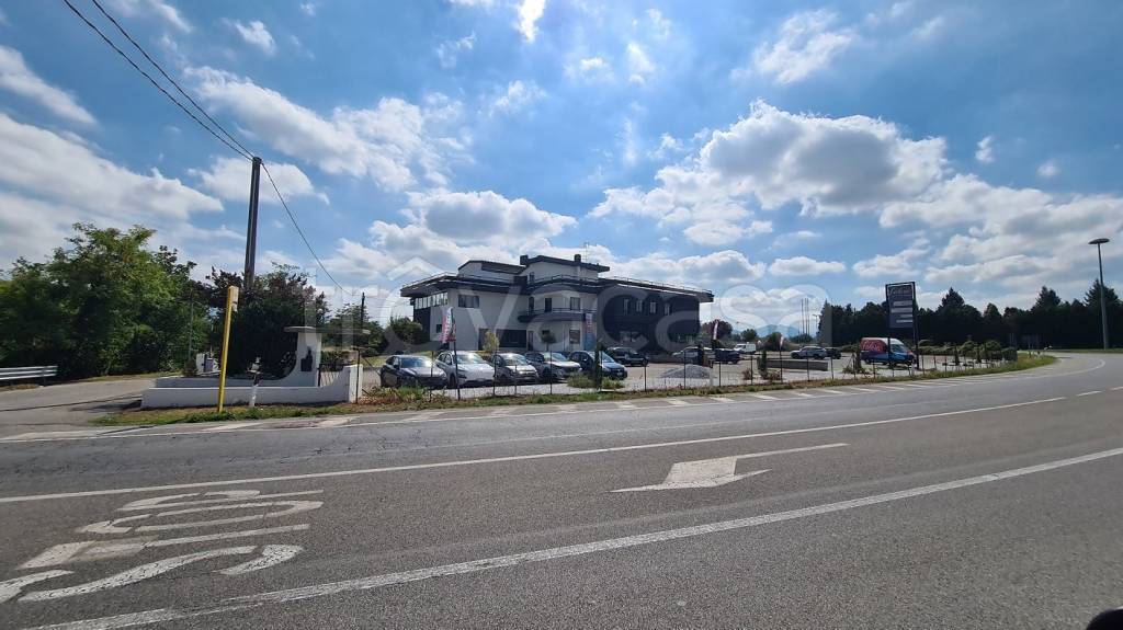 locale commerciale in affitto a Cuneo in zona Madonna dell'Olmo