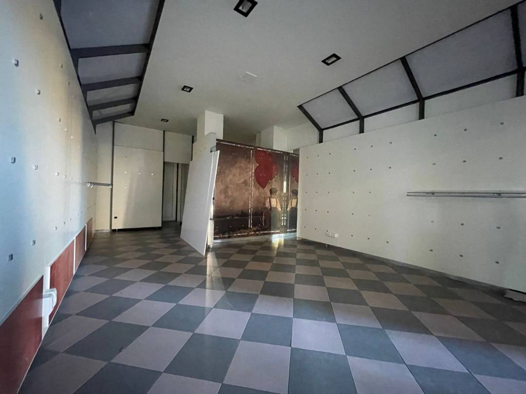 negozio in affitto a Cuneo in zona Centro Città
