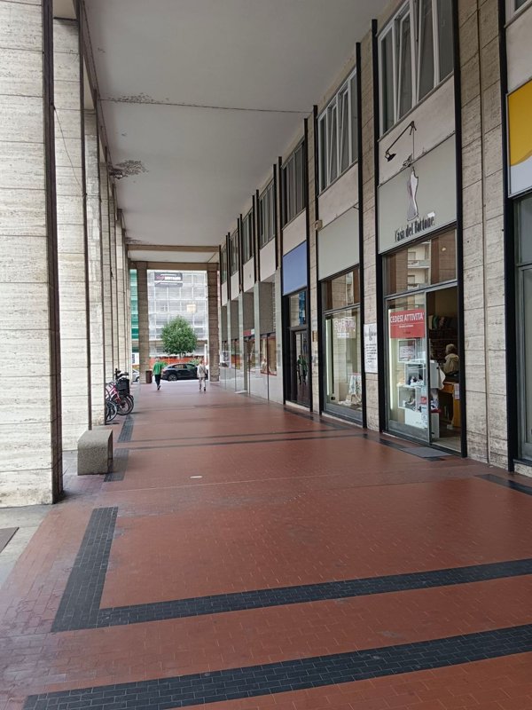 locale commerciale in affitto a Cuneo