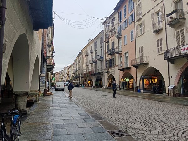 locale commerciale in affitto a Cuneo