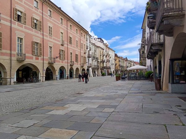 negozio in affitto a Cuneo in zona Centro Città