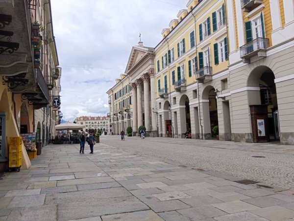 negozio in affitto a Cuneo in zona Centro Città