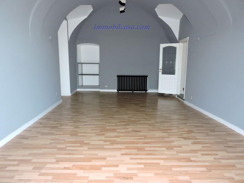 negozio in affitto a Cuneo in zona Centro Città