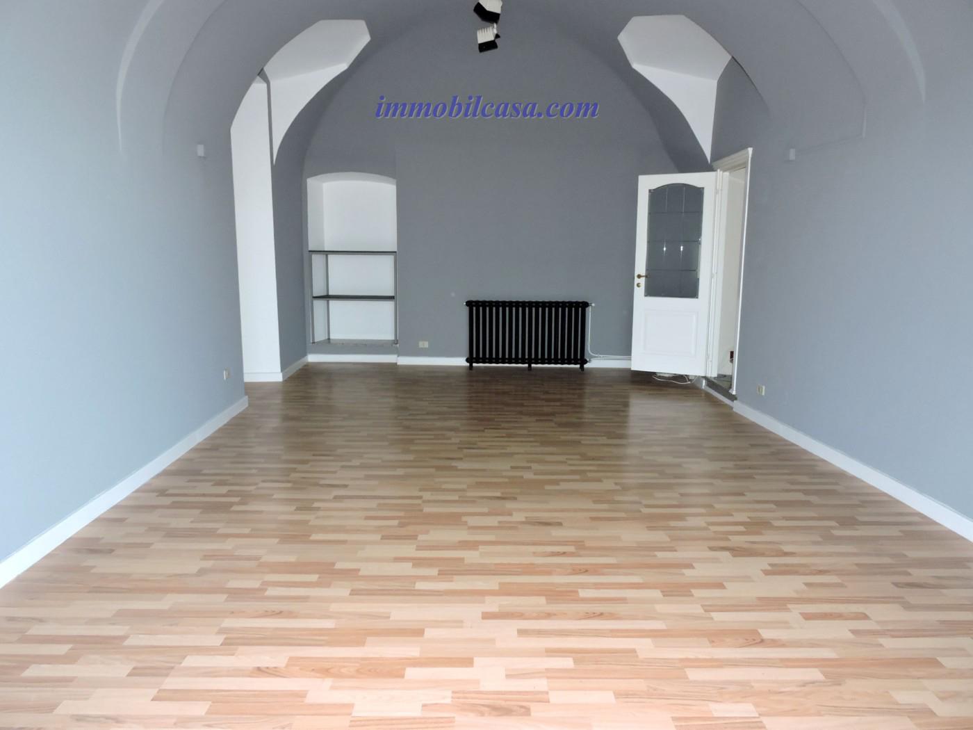 negozio in affitto a Cuneo in zona Centro Città