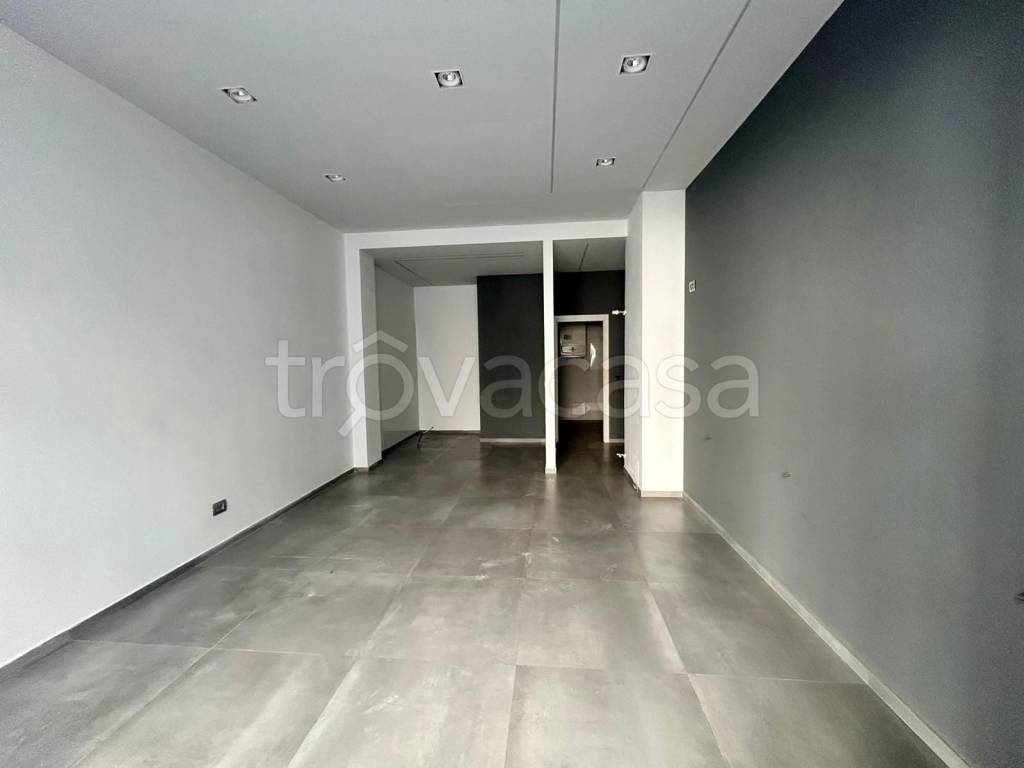 negozio in affitto a Cuneo in zona Centro Città