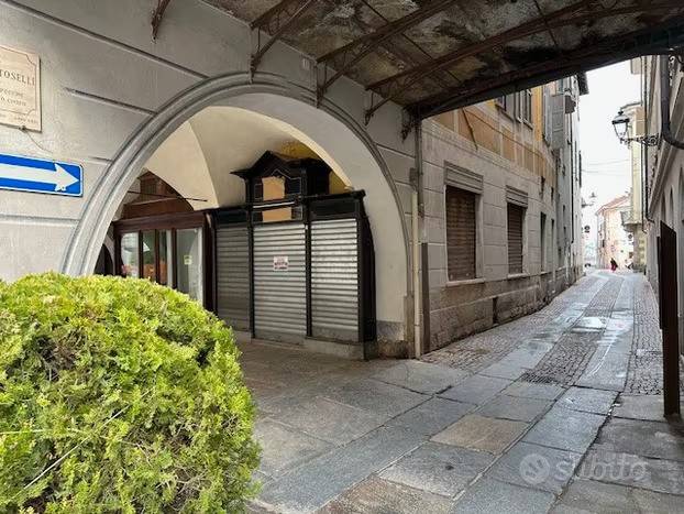 negozio in affitto a Cuneo in zona Centro Città