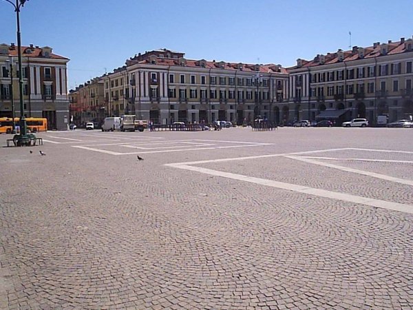 locale commerciale in affitto a Cuneo in zona Centro Città