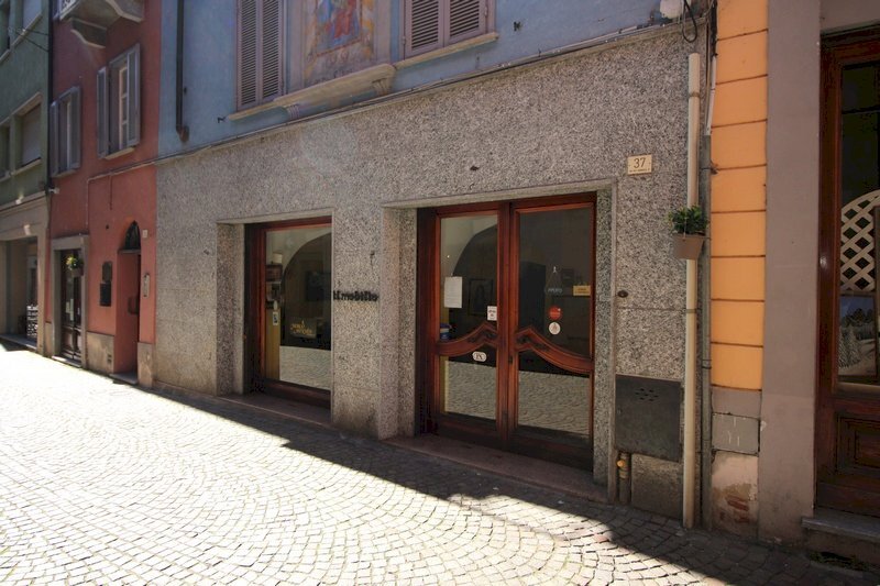locale commerciale in affitto a Dogliani