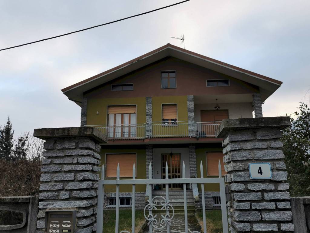 casa indipendente in affitto ad Envie