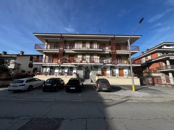 appartamento in affitto ad Envie in zona Occa