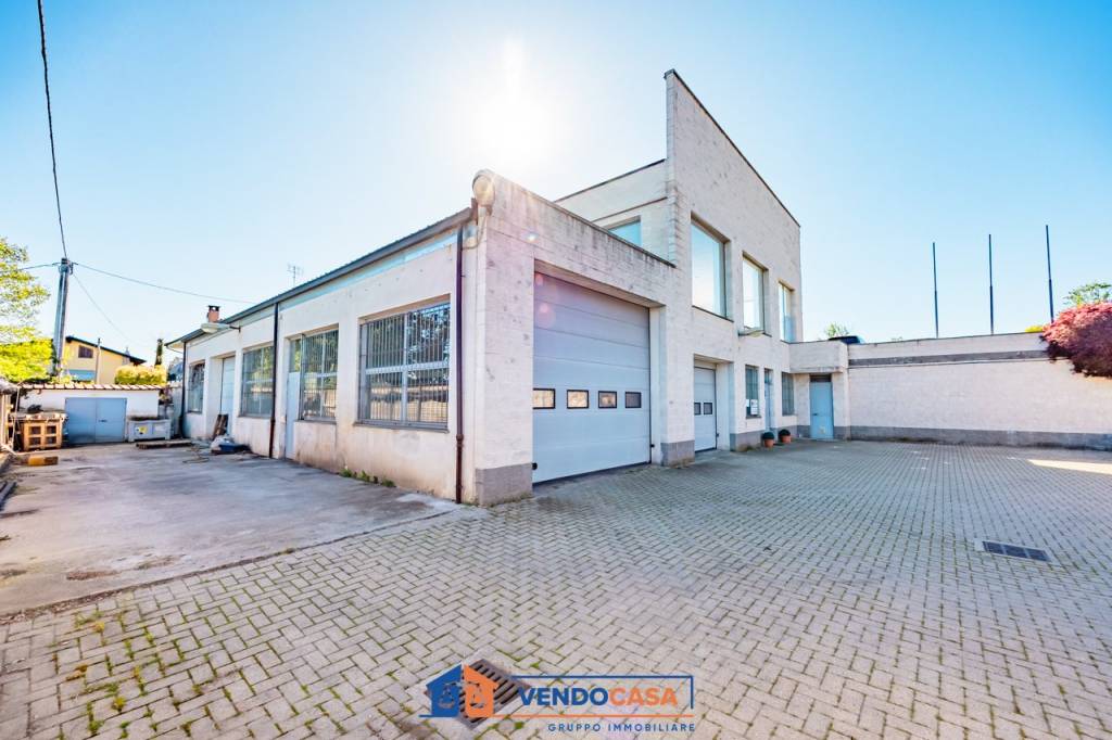 locale commerciale in affitto a Fossano