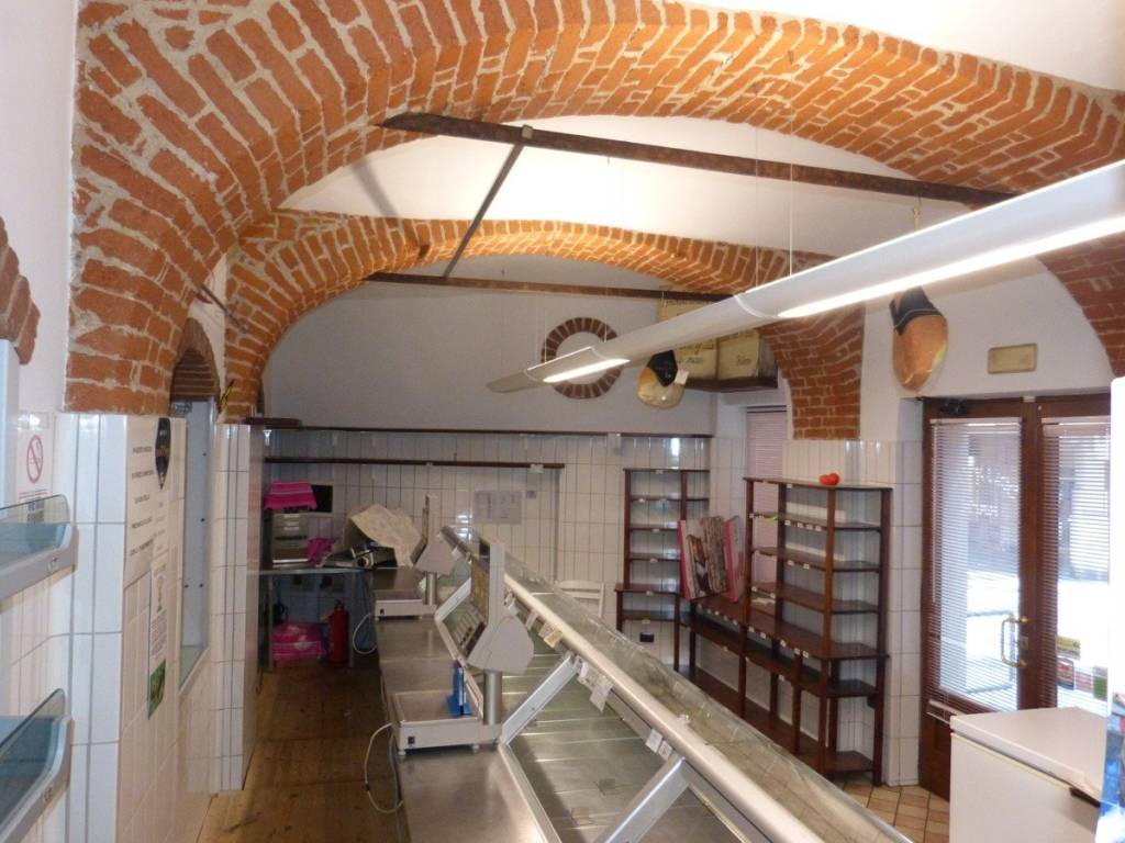 negozio in affitto a Fossano