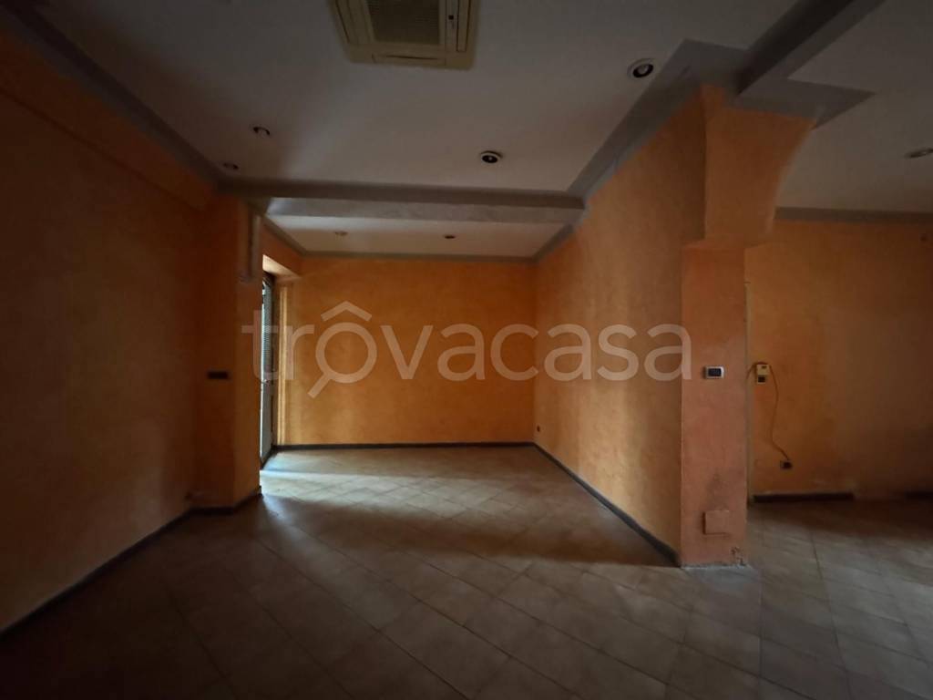 negozio in affitto a Fossano