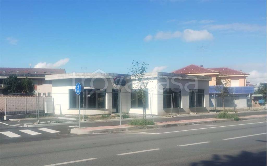 locale commerciale in affitto a Fossano