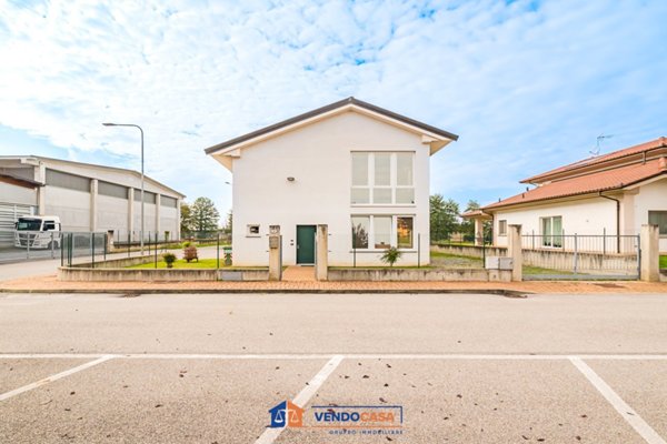 casa indipendente in vendita a Genola