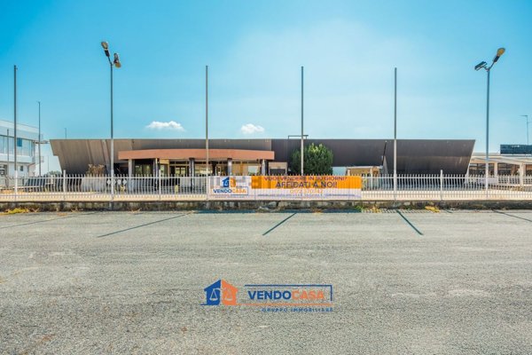locale commerciale in vendita a Genola