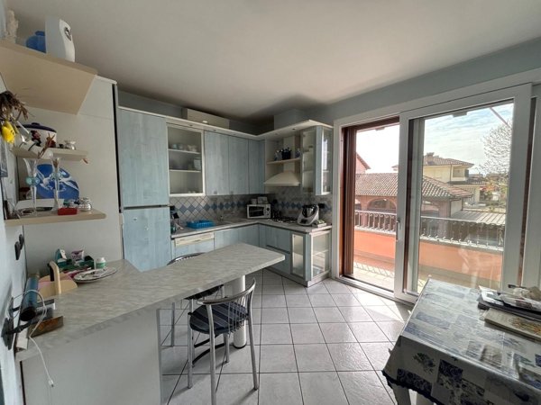 esavano in vendita a Genola