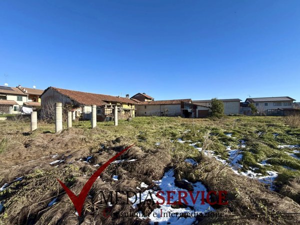 terreno edificabile in vendita a Genola