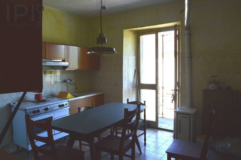 casa indipendente in vendita a Gorzegno