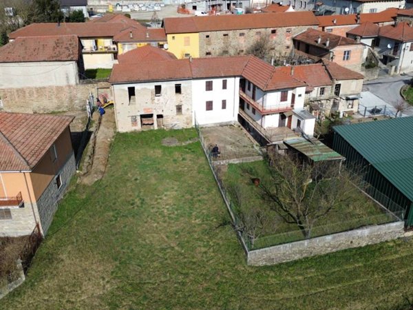 casa semindipendente in vendita a Gorzegno