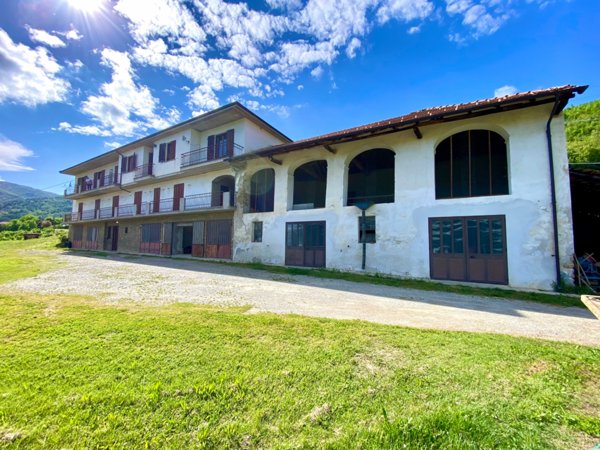 casa indipendente in vendita a Gorzegno