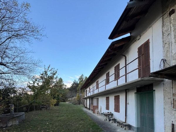 casa indipendente in vendita a Gorzegno
