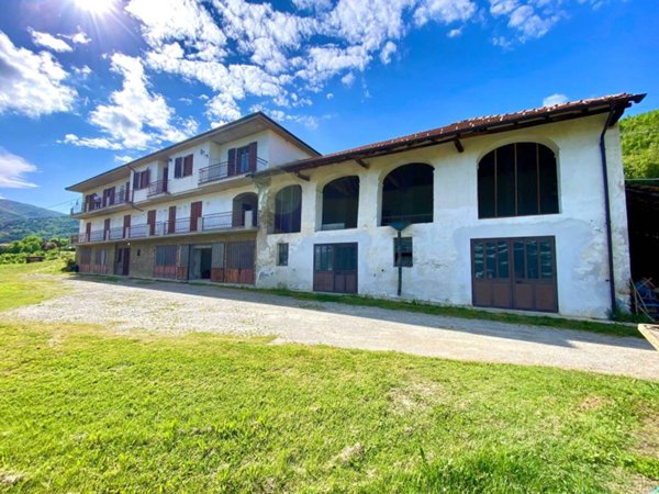 casa indipendente in vendita a Gorzegno