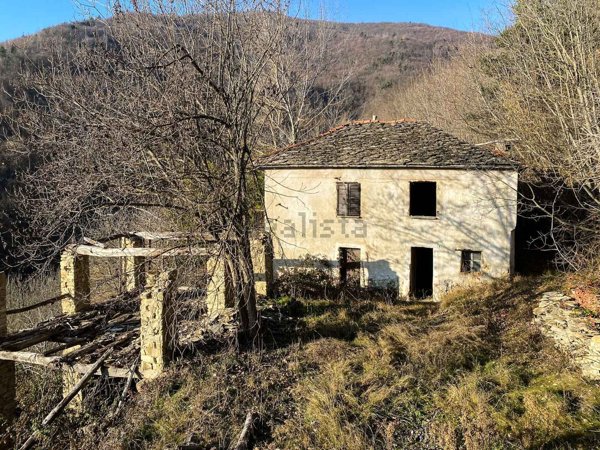 casale in vendita a Gorzegno