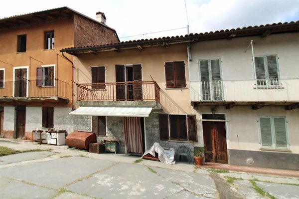 appartamento in vendita a Govone in zona San Pietro