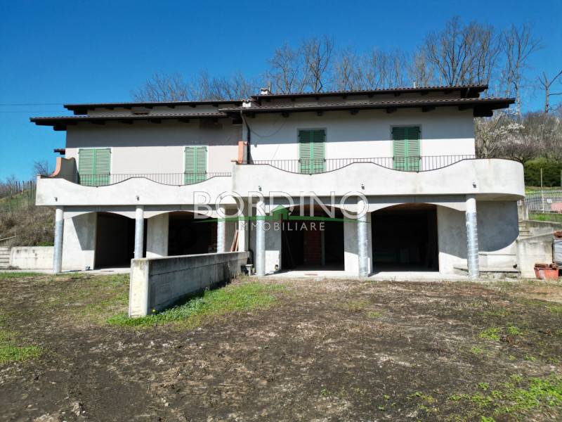 casa indipendente in vendita a Govone in zona Canove