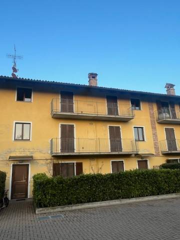 appartamento in vendita a Govone in zona Canove