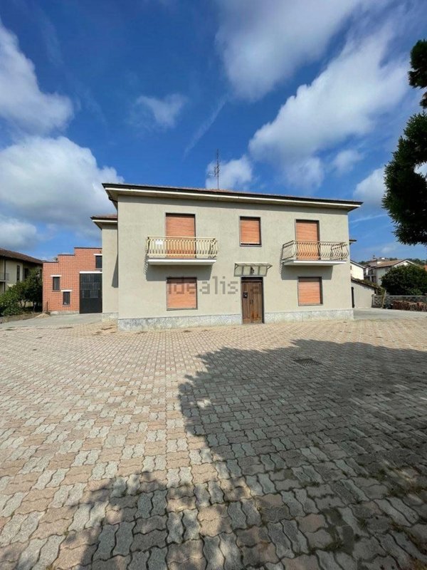 casa indipendente in vendita a Govone in zona Canove