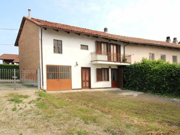 casa indipendente in vendita a Govone in zona San Pietro