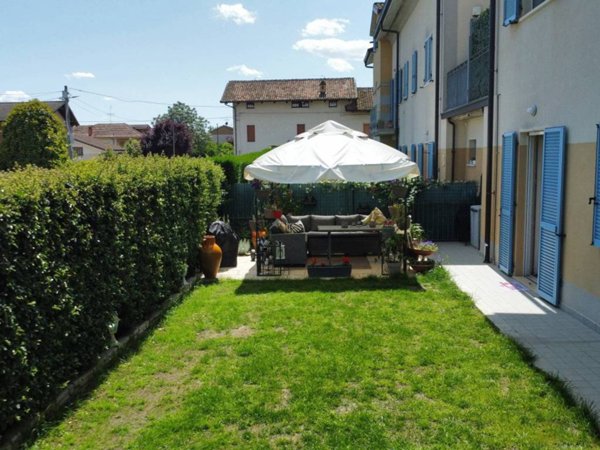 appartamento in vendita a Govone in zona Canove