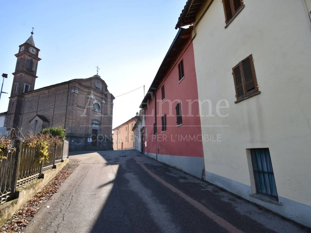 appartamento in vendita a Govone in zona San Pietro