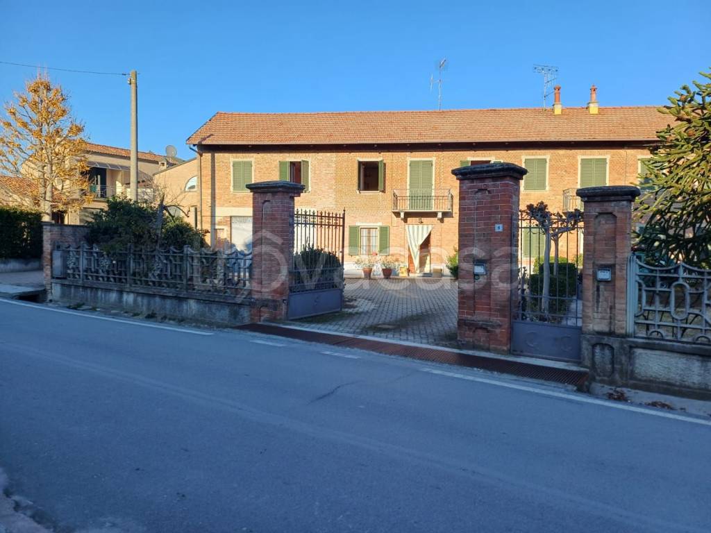 casa indipendente in vendita a Govone in zona Canove