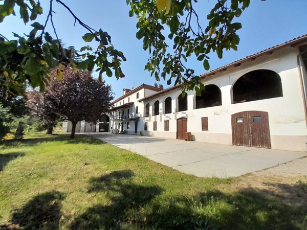 casa indipendente in vendita a Govone