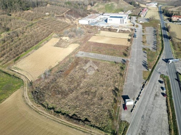 terreno edificabile in vendita a Govone in zona Canove