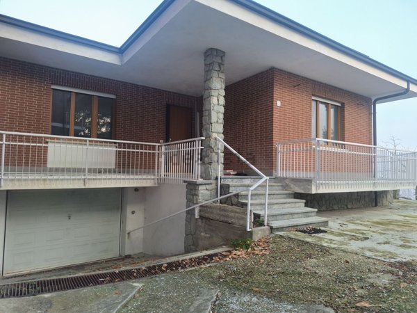 casa indipendente in vendita a Govone