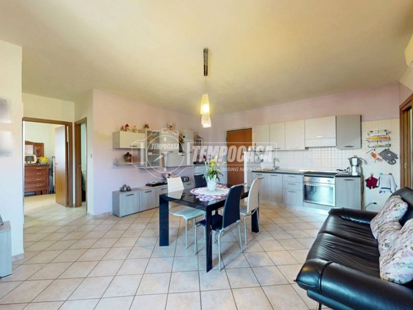 appartamento in vendita a Govone in zona Canove