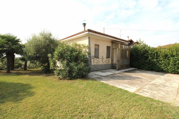 casa indipendente in vendita a Govone in zona San Pietro