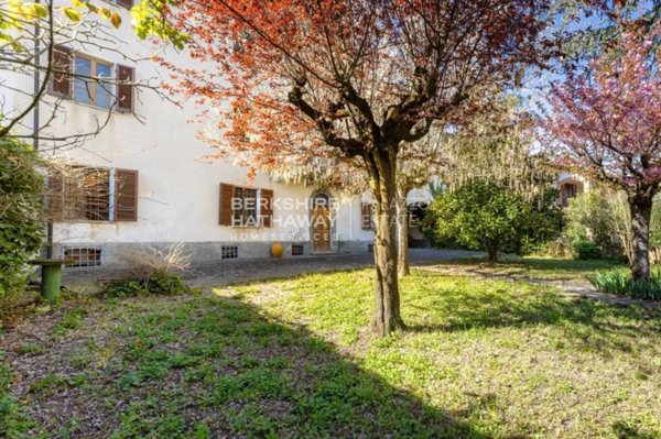 casa indipendente in vendita a Govone in zona Craviano