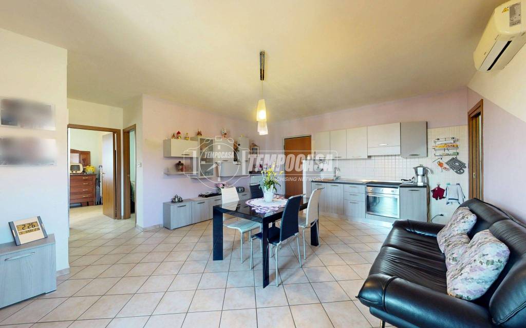 appartamento in vendita a Govone in zona Canove
