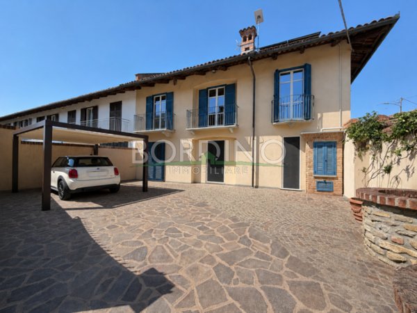 casa indipendente in vendita a Govone in zona San Pietro