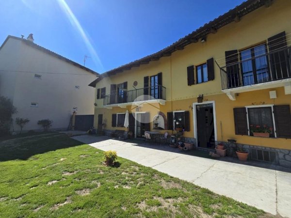 casa semindipendente in vendita a Govone in zona San Pietro