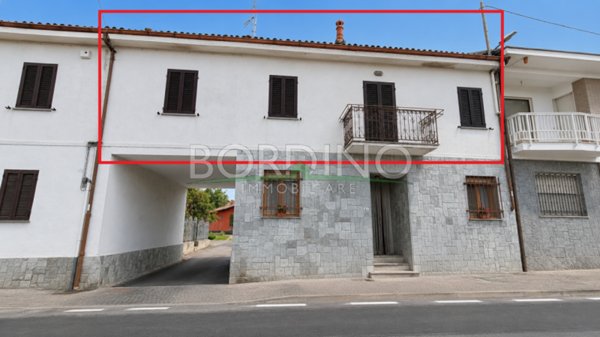 appartamento in vendita a Govone in zona Canove