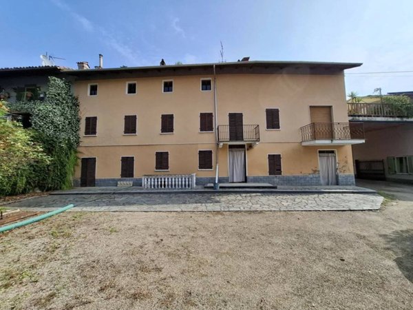casa indipendente in vendita a Govone in zona Craviano