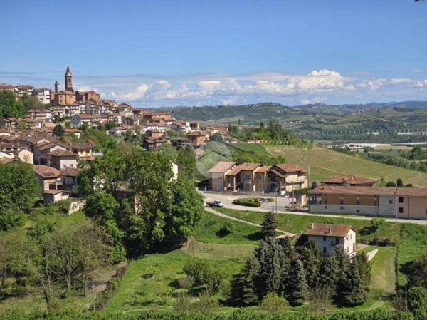 casa indipendente in vendita a Govone in zona Craviano