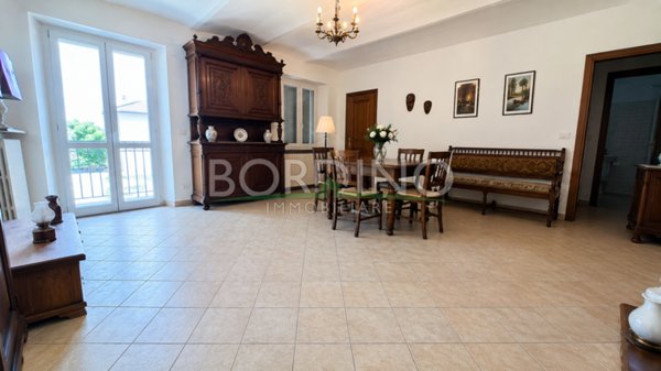 casa indipendente in vendita a Govone in zona Canove