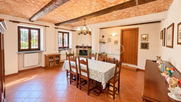 casa indipendente in vendita a Govone in zona San Pietro